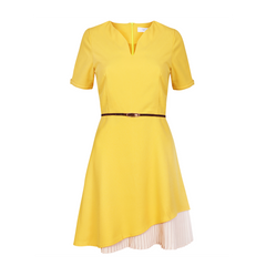 Short dress with accordion pleats in yellow